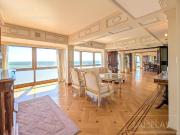 Excepcional departamento vista franca a río, 5...