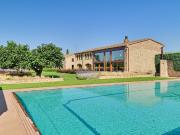 Excepcional Masía cerca de Pals en ubicación...