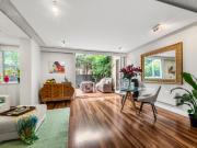 Exceptional city edge living