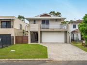 Exceptional Dual Living Opportunity in the Heart of...