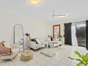 EXCEPTIONAL DUPLEX WITH PRIVATE YARD AND 3 ROOMS POTENTIAL