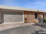 Exceptional Hackett Living: Modern Design, Private Yard...