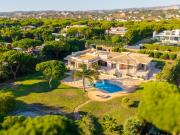 Exceptional Villa in the Prestigious Pinhal Velho, Vilamoura