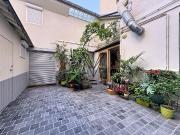 Exceptionnel, au pied de la Tour Eiffel