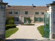 Exceptionnel Manoir charentais du XVIIIo siècle sur 2...