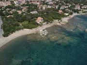 Exceptionnel: Vaste Propriété en Bord de Mer à Rénover