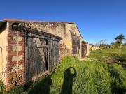 Exceptionnelle terrain 1245 m 2 + moitié de grange à...