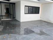 Exclusiva Casa De 3 Niveles Con Elegancia Y Seguridad En...