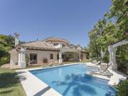 Exclusiva casa de 621 m2 en venta Nueva Andalucia, España