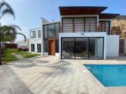 Exclusiva Casa De Campo En Venta