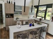 Exclusiva casa de campo en venta Envigado, Departamento... Exclusiva casa de campo en venta Envigado, Departamento...