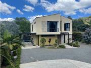 Exclusiva casa de campo en venta Guarne, Colombia