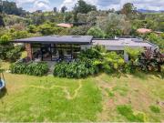 Exclusiva casa de campo en venta Retiro, Departamento de...