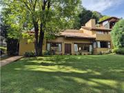 EXCLUSIVA CASA EN AVANDARO: CONFORT Y NATURALEZA