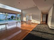 EXCLUSIVA CASA EN CONDOMINIO CERRADO.PISCINA. 03 DORMITORIOS