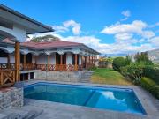 EXCLUSIVA CASA EN RENTA – CUMBAYÁ, VÍA PILLAGUA