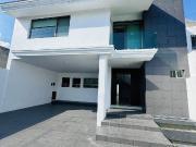 Exclusiva Casa En Renta Remodelada Ideal Para Oficinas ✨