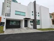 EXCLUSIVA CASA EN VENTA CLAUSTROS DE LA CATEDRAL CENTRO SUR