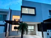 Exclusiva Casa en Venta en Cumbres del Lago, ¡Lista para... Exclusiva Casa en Venta en Cumbres del Lago, ¡Lista para...