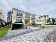 EXCLUSIVA CASA EN VENTA EN INTERLOMAS EN CERRADA CON...