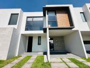 LINDA CASA EN VENTA NUEVA EN PRIVADA A 40 min CDMX...