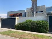 EXCLUSIVA CASA FRENTE A PARQUE URB LA HACIENDA FULL...