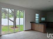 ¡Exclusiva Casa Inteligente en Altozano con Jardín y 3...