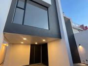 Exclusiva casa moderna en venta en La Moraleja, lista...