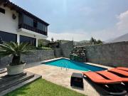 Exclusiva casa puerta calle con entrada directa a Las...