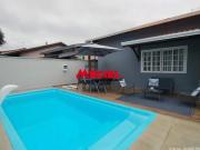 Exclusiva Casa Térrea com Piscina e Acabamento Premium...