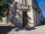 ¡Exclusiva Casona en el Corazón de Barrio General Paz!...