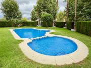 GRAN APARTAMENTO DE ESQUINA, TODO EXTERIOR, CON PARKING...