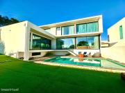 Luxuosa Moradia Isolada em Cascais com Jardim e Segurana