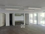 Exclusiva oficina piso 5 área de trabajo abierta 2...