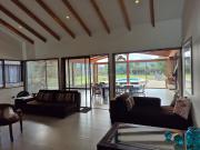 Exclusiva Parcela con 3 Casas, Piscina y Amplias Áreas...