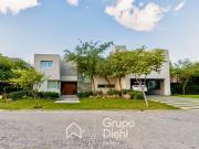 EXCLUSIVA PROPIEDAD A LA VENTA EN SANTINA NORTE / VALLE...