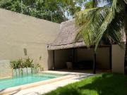 EXCLUSIVA PROPIEDAD CON ALBERCA PRIVADA EN PLAYA DEL CARMEN