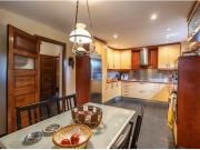 *^EXCLUSIVA PROPIEDAD CON EXHUBERANTE JARDÍN DE 2.200 M2...