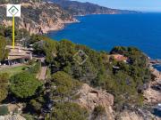 Exclusiva propiedad situada sobre un gran terreno...