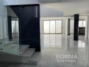 Exclusiva Residencia con garaje para 3 autos