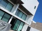 EXCLUSIVA RESIDENCIA EN CUMBRES DEL LAGO