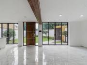 Exclusiva residencia en Jardines de San Mateo: diseño...