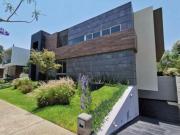 Exclusiva Residencia en Venta en Bosques de los Lagos