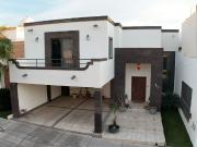 Exclusiva Residencia en Venta en Santa Lucía