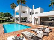 Exclusiva Villa / Chalet de 767 m2 en venta en Marbella,...