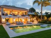 Exclusiva Villa / Chalet en venta Marbella, España