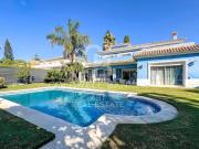 Exclusiva Villa / Chalet en venta Marbella, España