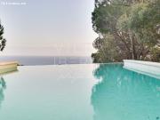 EXCLUSIVA VILLA CON VISTAS PANORÁMICAS AL MAR EN PUNTA BRAVA