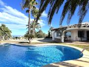 Exclusiva Villa de Estilo Finca con Impresionantes...