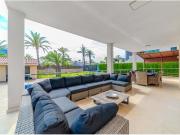 EXCLUSIVA VILLA DE LUJO A SOLO 300 M DE LA PLAYA EN LA...